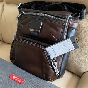TUMI - Brand New Men TUMI Crossbody 100% Cowhide Leather